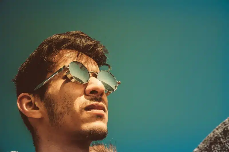 Protéger ses yeux du soleil l'importance d'un choix judicieux de montures et verres