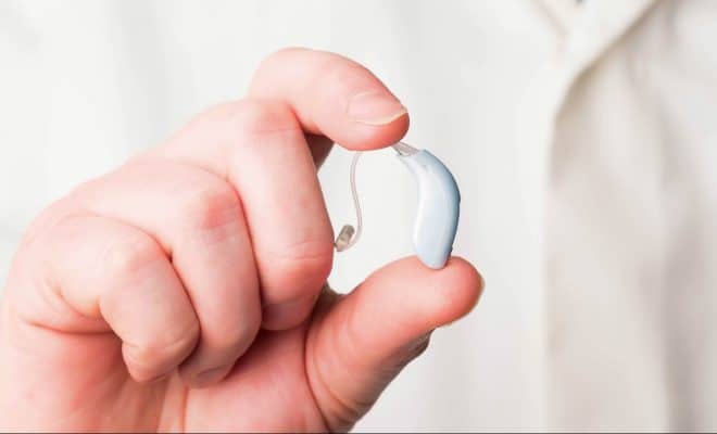 Acquérir un chargeur PowerOne pour utiliser son appareil auditif