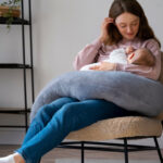 Coussin d'allaitement : un accessoire santé, pas juste un confort