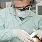 Dans quel cas consulter un chirurgien dentiste ?
