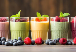 Les bienfaits des smoothies aux fruits frais : un boost santé en un verre