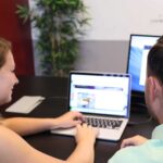 Un opérateur vous renseigne sur le service client