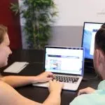 Un opérateur vous renseigne sur le service client